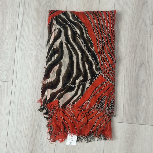 Orange print Cache Scarf 🧣 - Picture 5 of 7